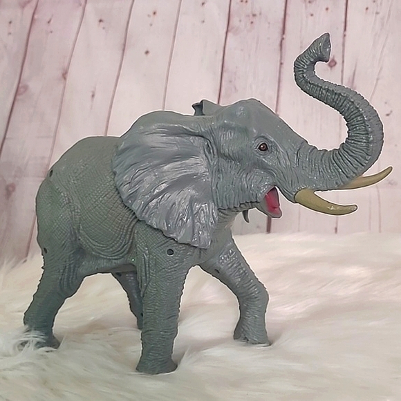 2020 Animal Planet Realistic African Elephant Battery Operated Sound Making Toy - Picture 8 of 17